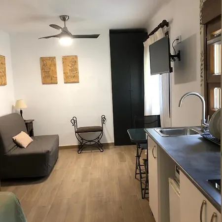 Guest house Hostal-restaurante Fogon De Gredos 2*