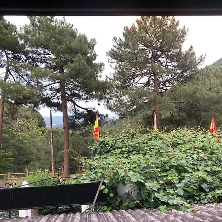 Hostal-restaurante Fogon De Gredos 3*