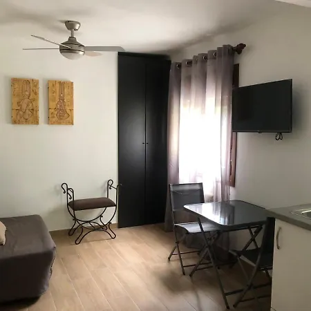 Hostal-restaurante Fogon De Gredos 2*