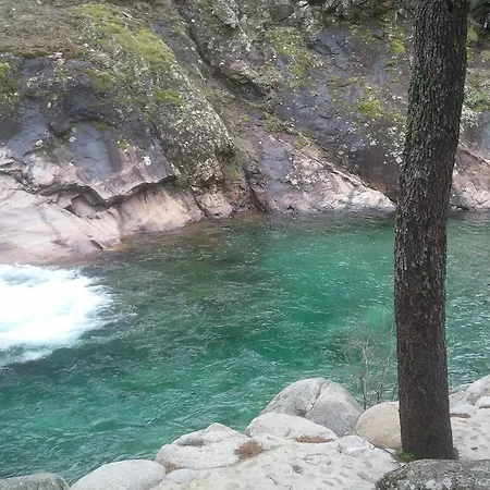 Guest house Hostal-restaurante Fogon De Gredos 2*