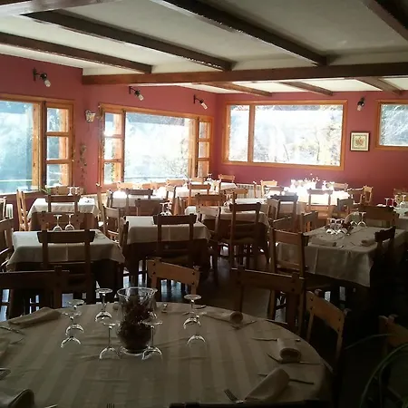 Gasthuis Hostal-restaurante Fogon De Gredos